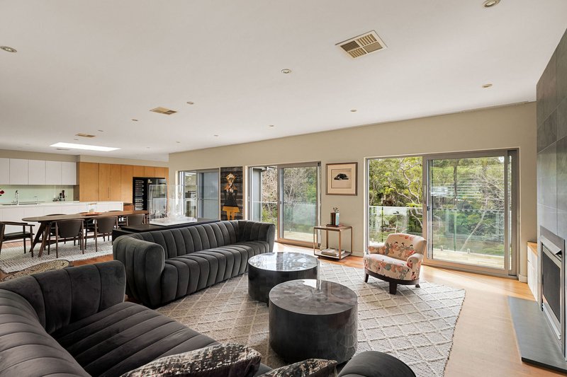 Photo - 27 Covelee Circuit, Middle Cove NSW 2068 - Image 7