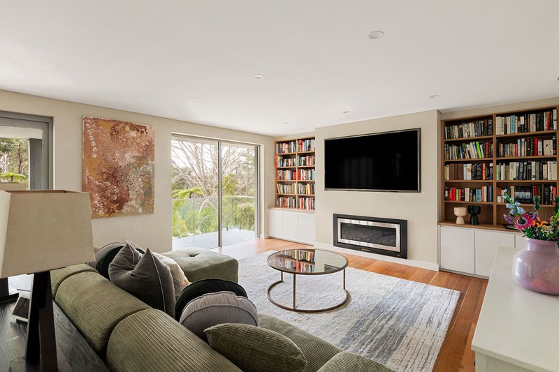 Photo - 27 Covelee Circuit, Middle Cove NSW 2068 - Image 17