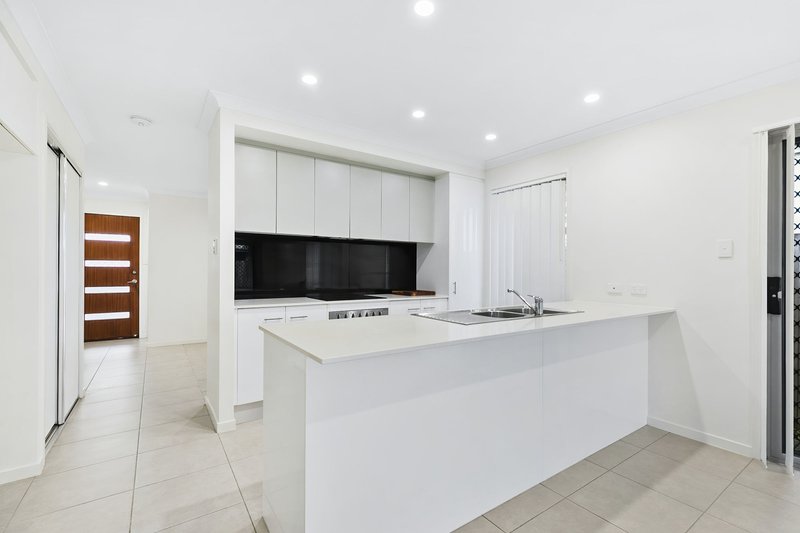 Photo - 27 Cowrie Crescent, Burpengary East QLD 4505 - Image 4