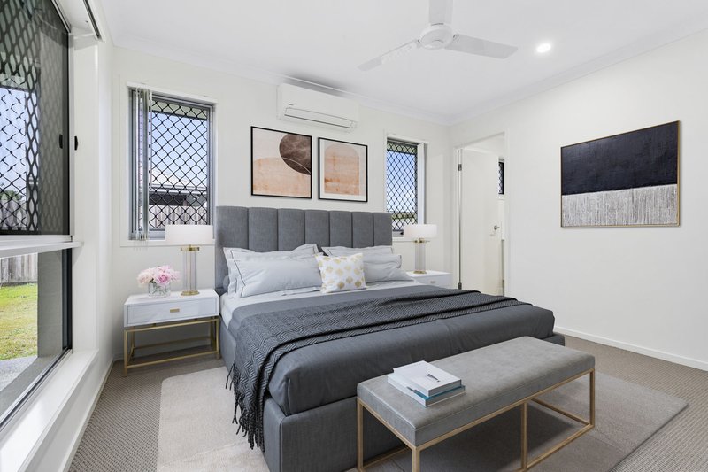 Photo - 27 Cowrie Crescent, Burpengary East QLD 4505 - Image 6