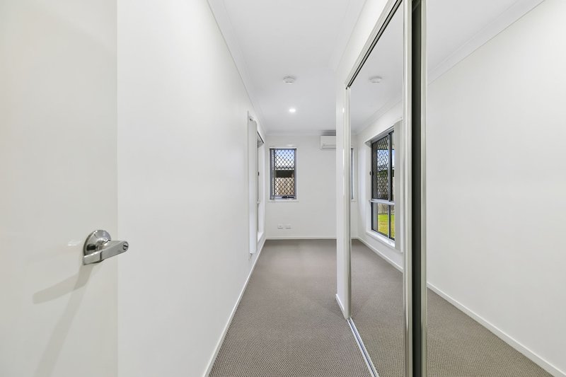 Photo - 27 Cowrie Crescent, Burpengary East QLD 4505 - Image 7