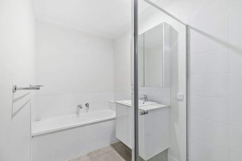 Photo - 27 Cowrie Crescent, Burpengary East QLD 4505 - Image 9