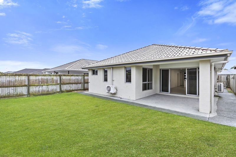 Photo - 27 Cowrie Crescent, Burpengary East QLD 4505 - Image 11
