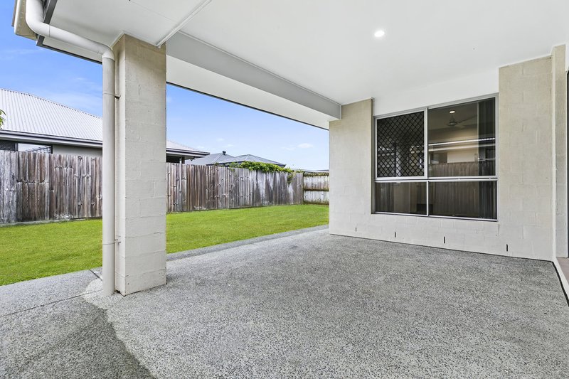 Photo - 27 Cowrie Crescent, Burpengary East QLD 4505 - Image 12