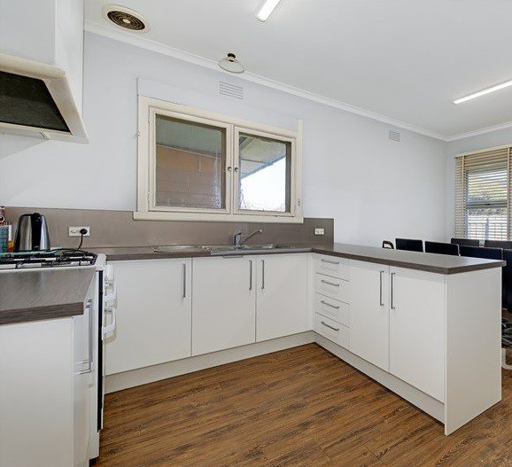 Photo - 27 Craigieburn Road, Craigieburn VIC 3064 - Image 2