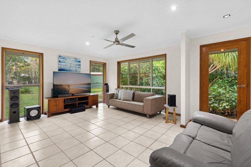 Photo - 27 Craigslea Court, Cooroibah QLD 4565 - Image 3