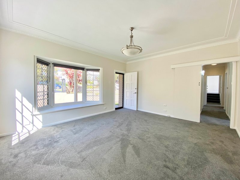 Photo - 27 Crescent Road, Charlestown NSW 2290 - Image 3