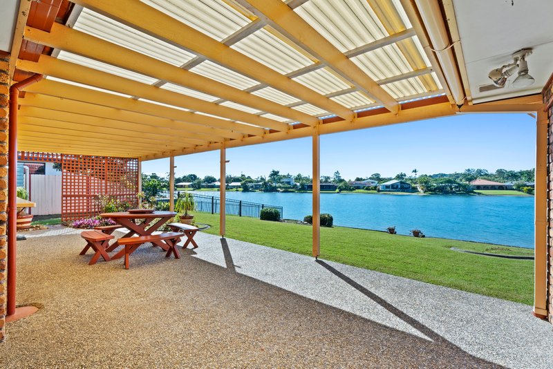 Photo - 27 Cyclades Crescent, Currumbin Waters QLD 4223 - Image 13