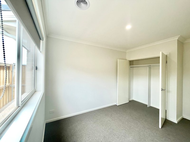 Photo - 27 Dalglish Street, Deanside VIC 3336 - Image 16