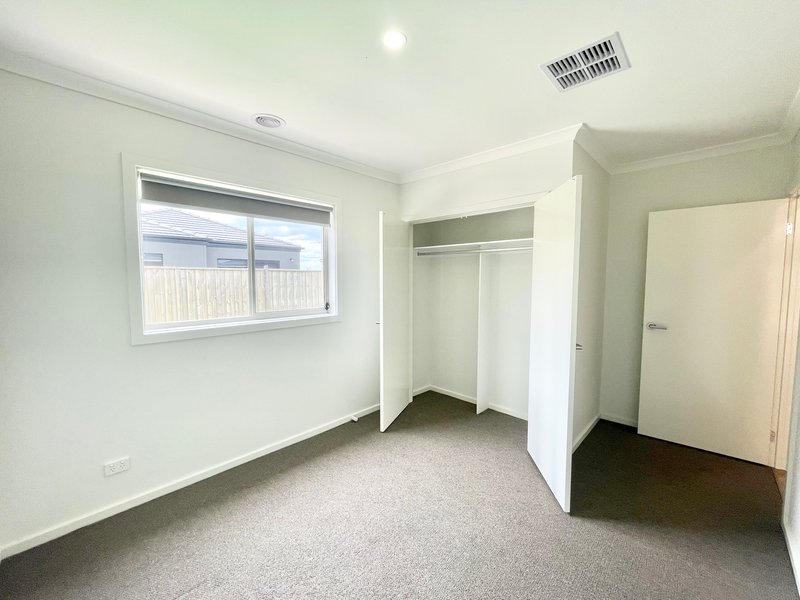 Photo - 27 Dalglish Street, Deanside VIC 3336 - Image 21