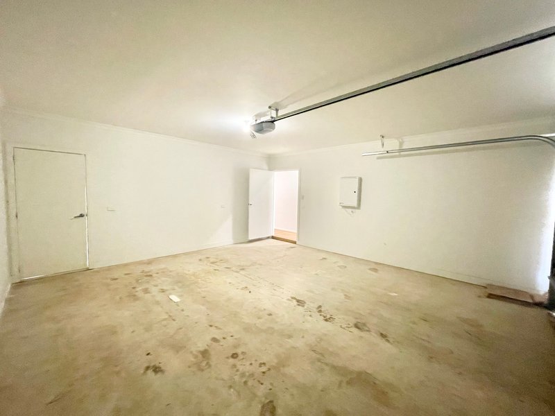Photo - 27 Dalglish Street, Deanside VIC 3336 - Image 27