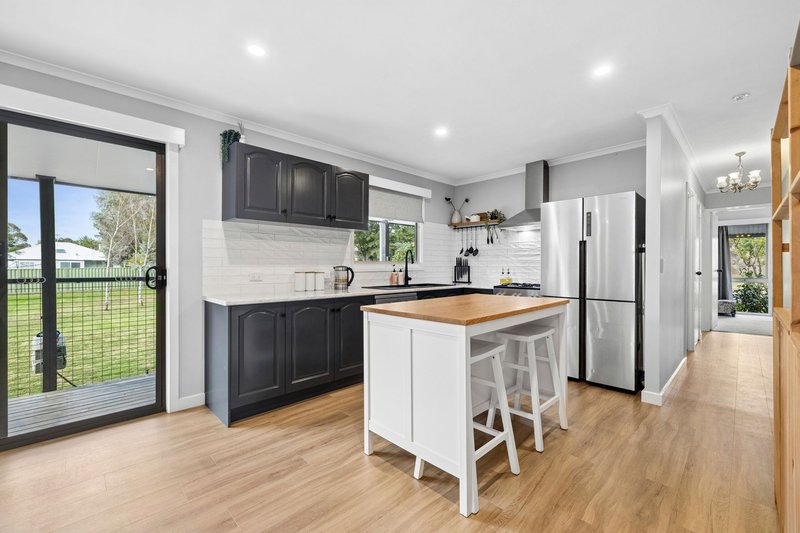 Photo - 27 Davy Street, Taradale VIC 3447 - Image 6