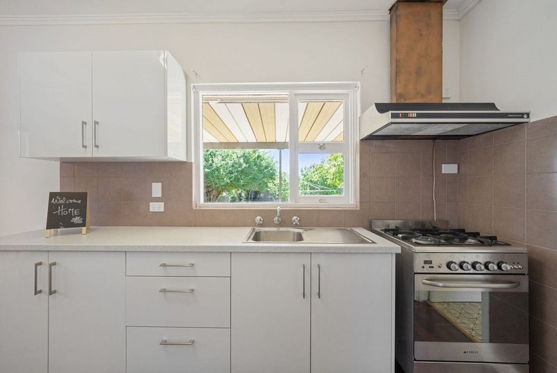 Photo - 27 Deepdene Avenue, Mitchell Park SA 5043 - Image 5