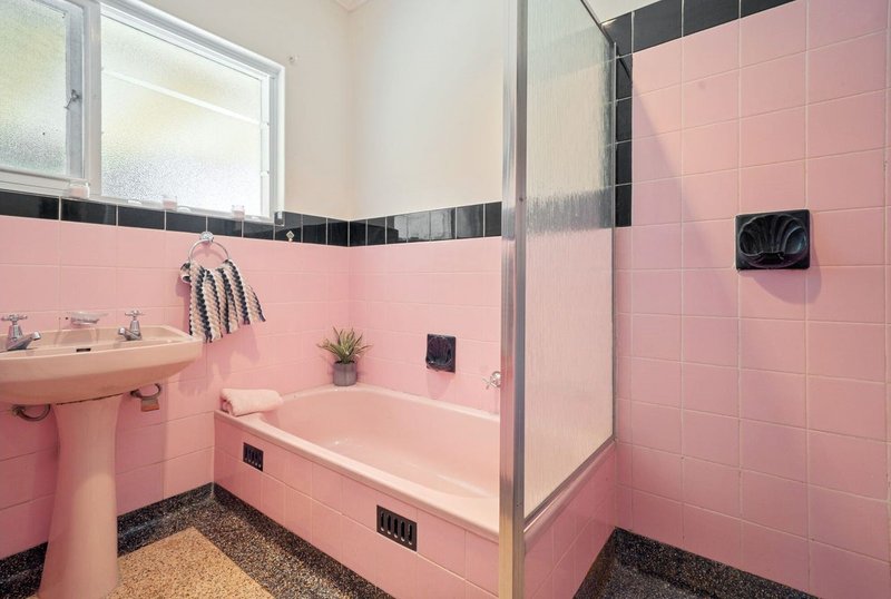 Photo - 27 Deepdene Avenue, Mitchell Park SA 5043 - Image 6