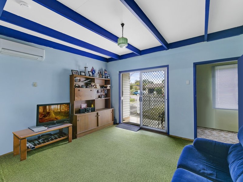 Photo - 27 Delia Avenue, Budgewoi NSW 2262 - Image 6