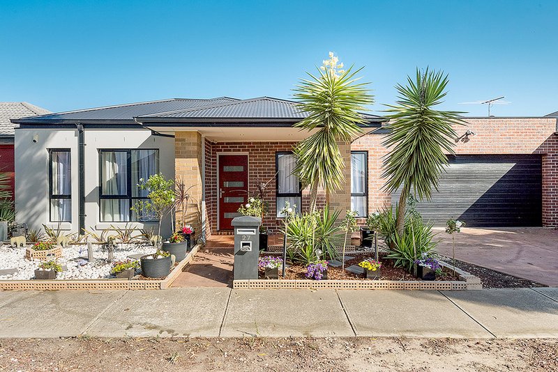 27 Dempster Drive, Craigieburn VIC 3064