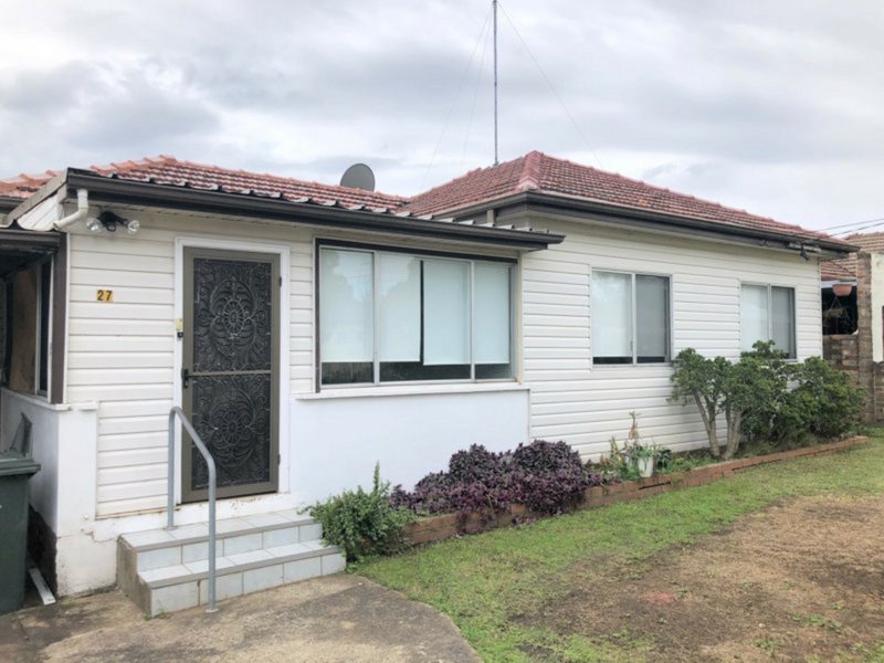 27 Derbyshire Avenue, Toongabbie NSW 2146