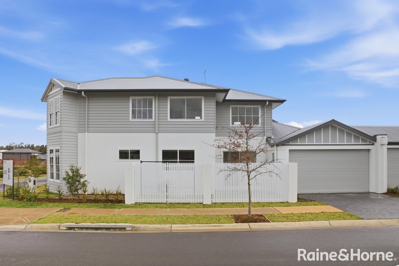 Photo - 27 Derham Rise, Catherine Field NSW 2557 - Image 2