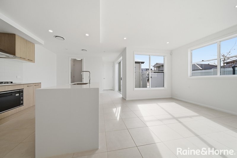 Photo - 27 Derham Rise, Catherine Field NSW 2557 - Image 5