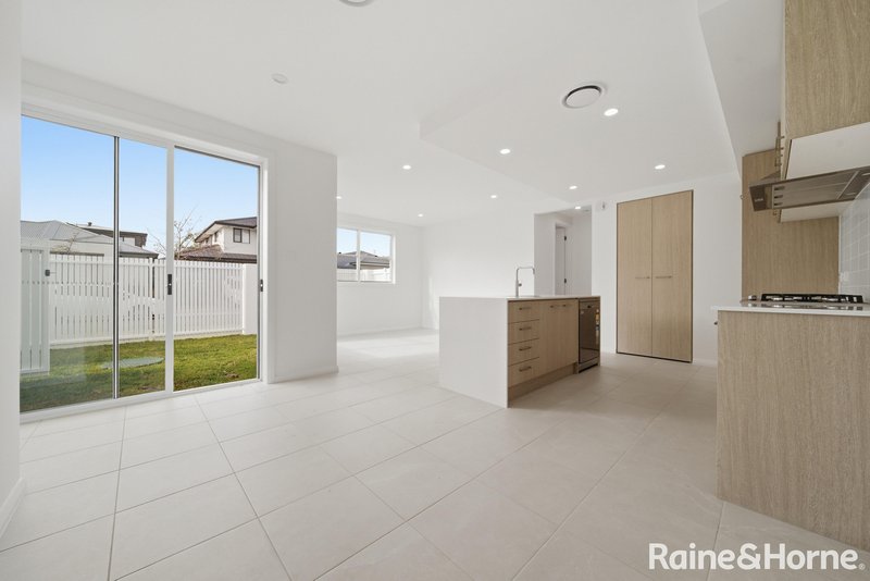 Photo - 27 Derham Rise, Catherine Field NSW 2557 - Image 8