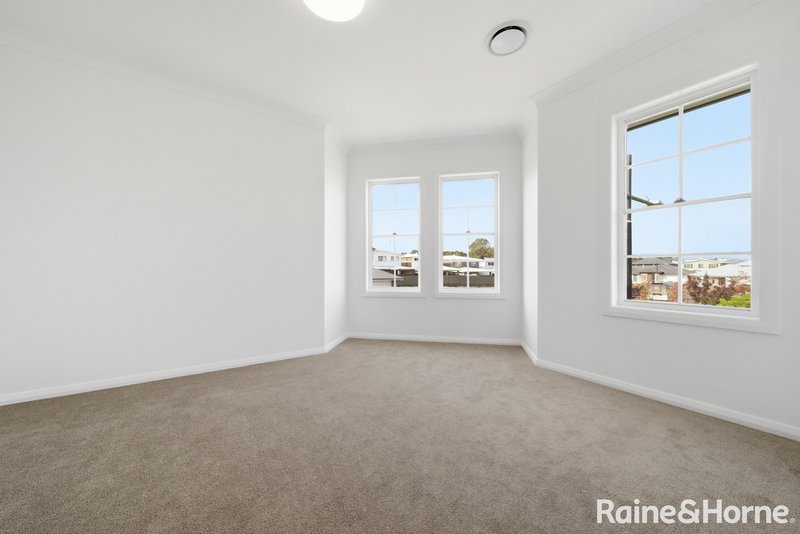 Photo - 27 Derham Rise, Catherine Field NSW 2557 - Image 12