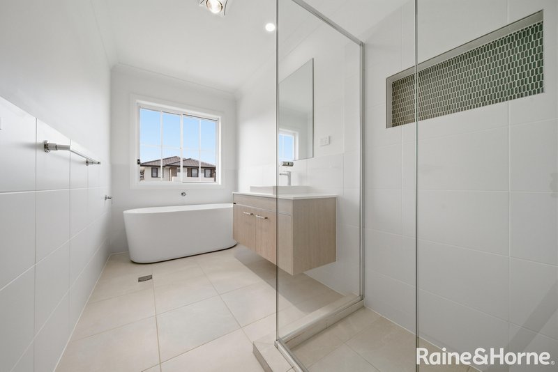 Photo - 27 Derham Rise, Catherine Field NSW 2557 - Image 13