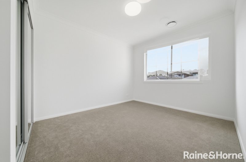 Photo - 27 Derham Rise, Catherine Field NSW 2557 - Image 16