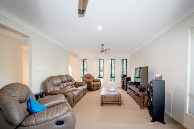 Photo - 27 Dianella Crt , Cooroy QLD 4563 - Image 7