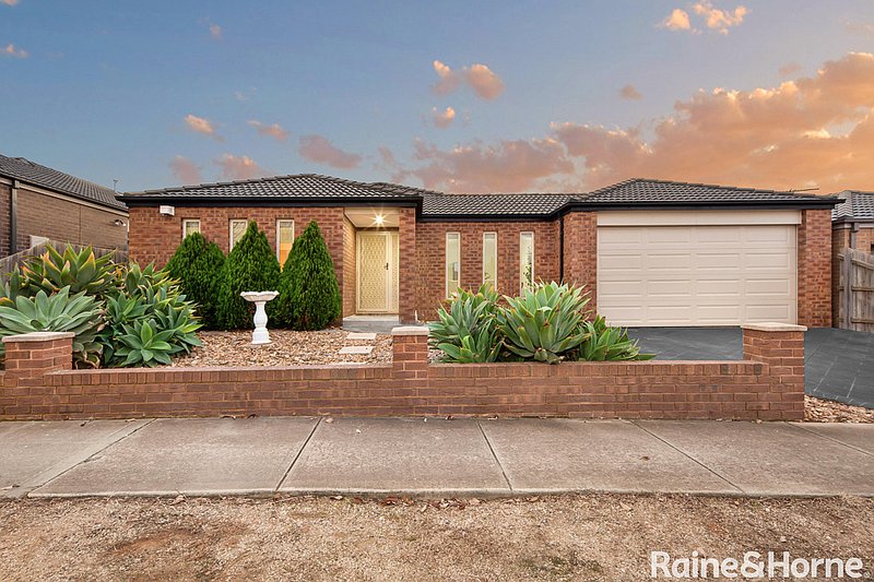 27 Double Bay Drive, Taylors Hill VIC 3037