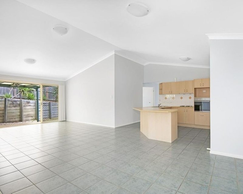 Photo - 27 Dove Place, Springfield QLD 4300 - Image 3