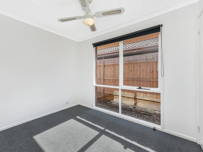 Photo - 27 Earnshaw Drive, Carrum Downs VIC 3201 - Image 13