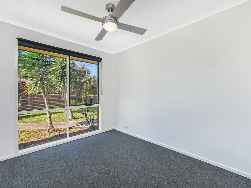 Photo - 27 Earnshaw Drive, Carrum Downs VIC 3201 - Image 14