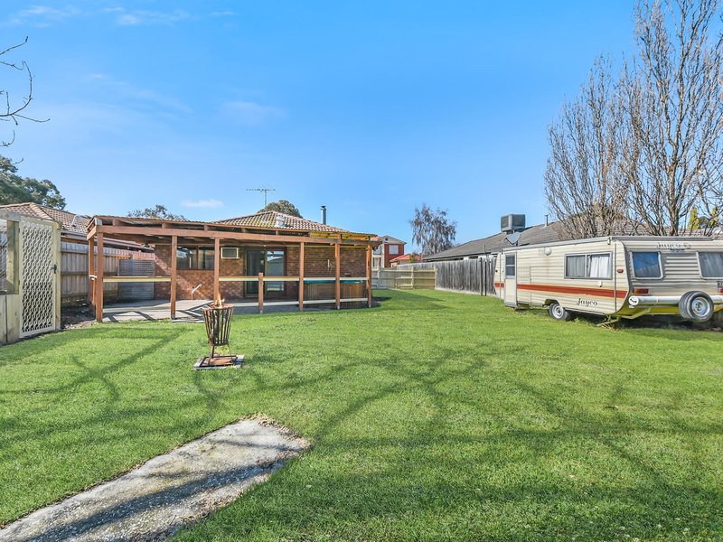 Photo - 27 Earnshaw Drive, Carrum Downs VIC 3201 - Image 17