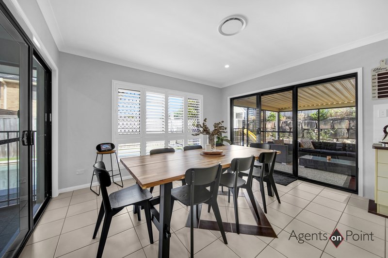 Photo - 27 Ebony Crescent, Redland Bay QLD 4165 - Image 4