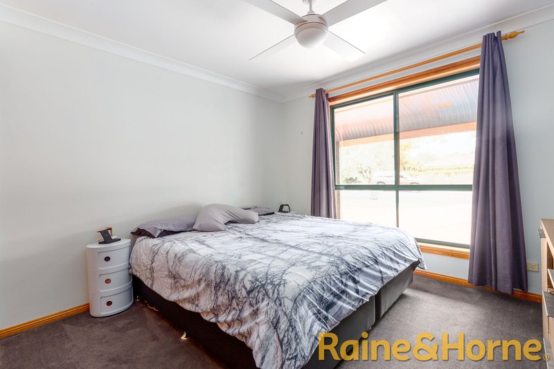 Photo - 27 Eden Park Avenue, Dubbo NSW 2830 - Image 5