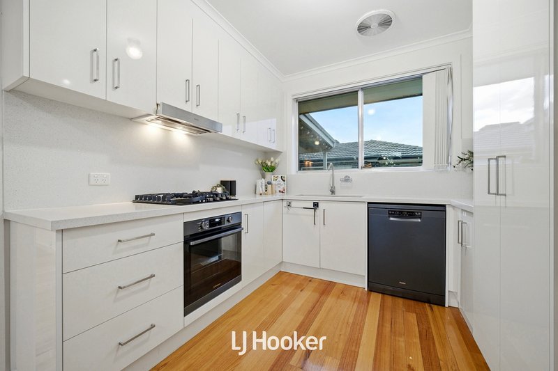 Photo - 27 Edinborough Street, Hallam VIC 3803 - Image 9