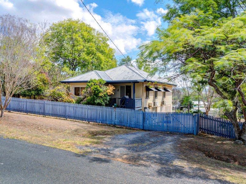 27 Elizabeth Street, Esk QLD 4312