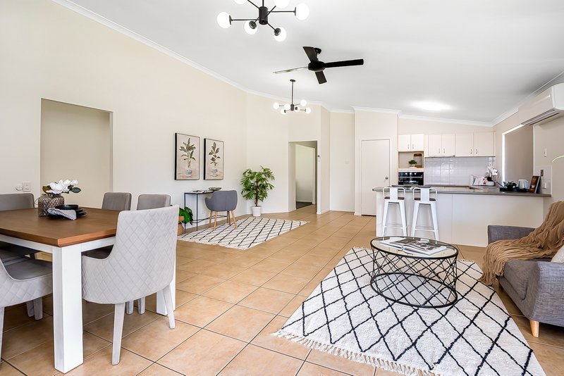 Photo - 27 Ellen Circuit, Springfield Lakes QLD 4300 - Image 5