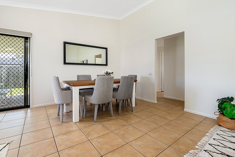 Photo - 27 Ellen Circuit, Springfield Lakes QLD 4300 - Image 7