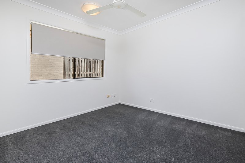 Photo - 27 Ellen Circuit, Springfield Lakes QLD 4300 - Image 11