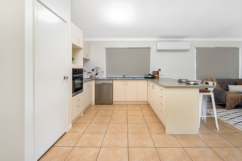 Photo - 27 Ellen Circuit, Springfield Lakes QLD 4300 - Image 16