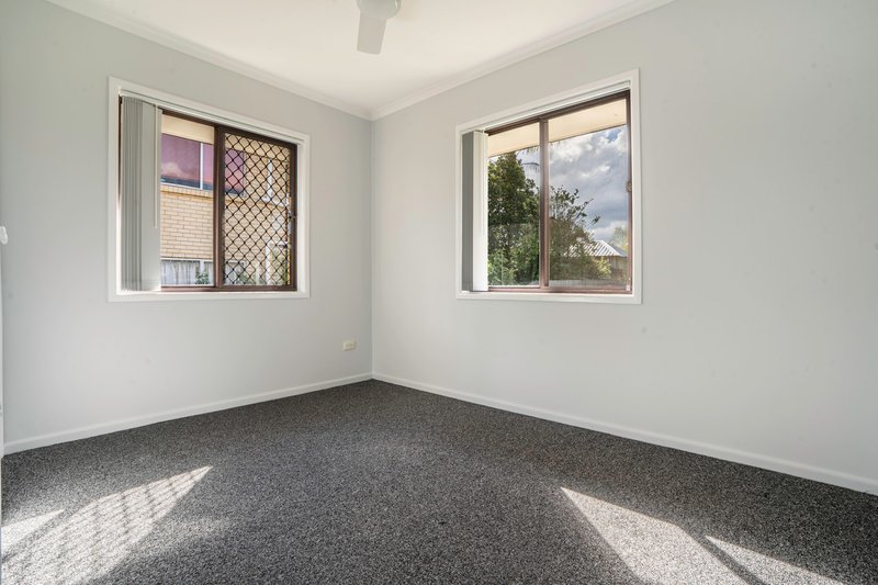 Photo - 27 Emblem Street, Jamboree Heights QLD 4074 - Image 8