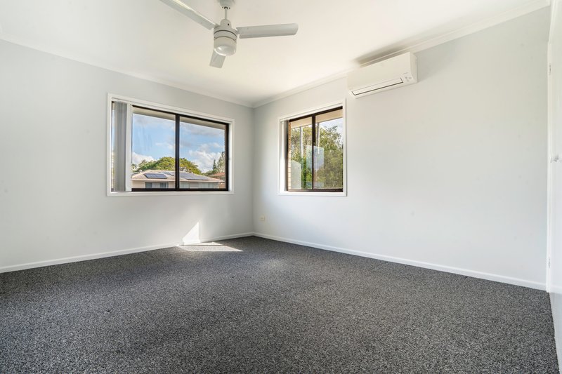Photo - 27 Emblem Street, Jamboree Heights QLD 4074 - Image 9