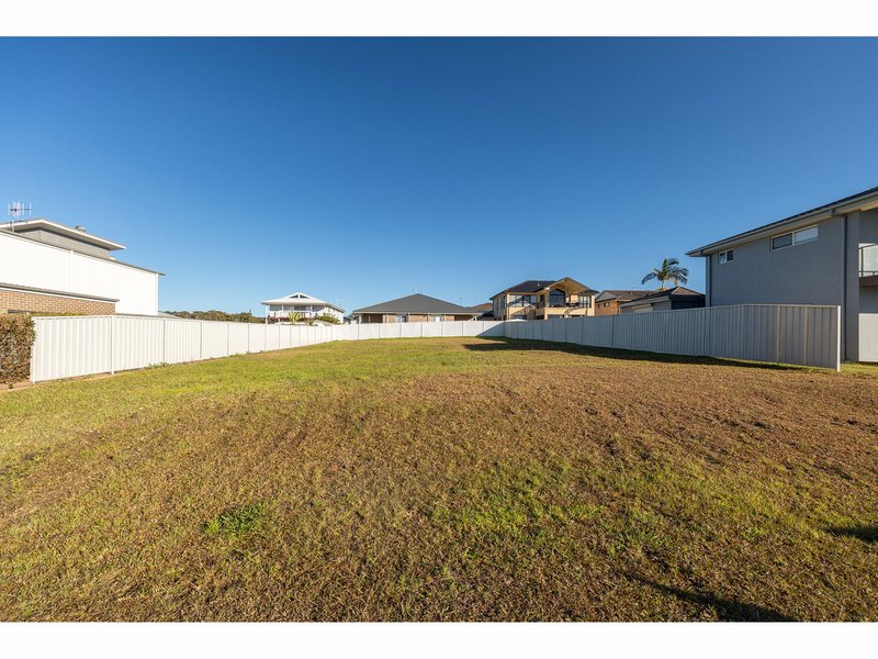 Photo - 27 Emerald Drive, Diamond Beach NSW 2430 - Image 4