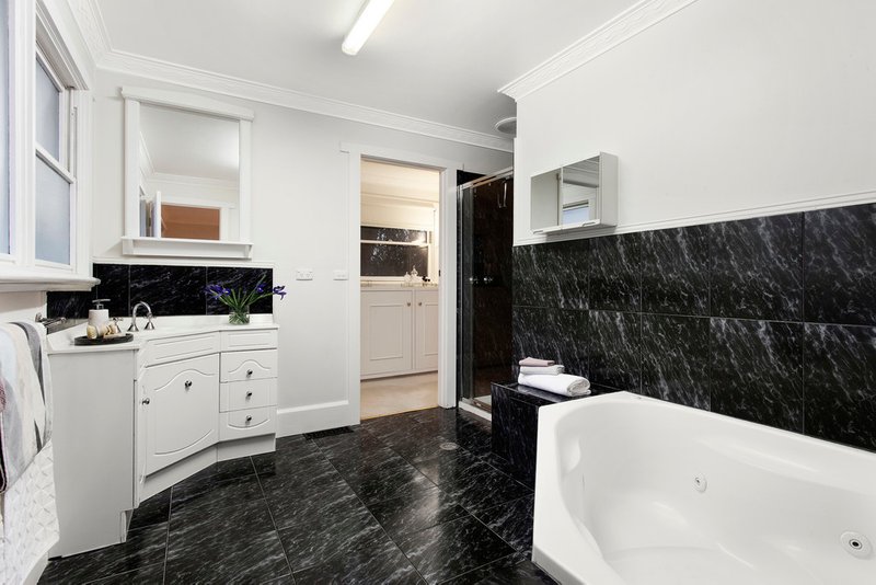 Photo - 27 Emily Street, Carnegie VIC 3163 - Image 12