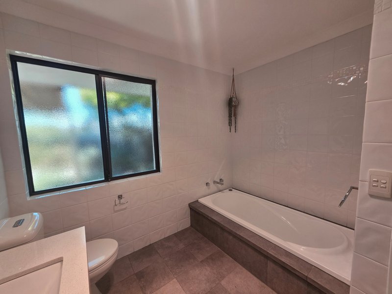 Photo - 27 Emperor Avenue, Beldon WA 6027 - Image 12