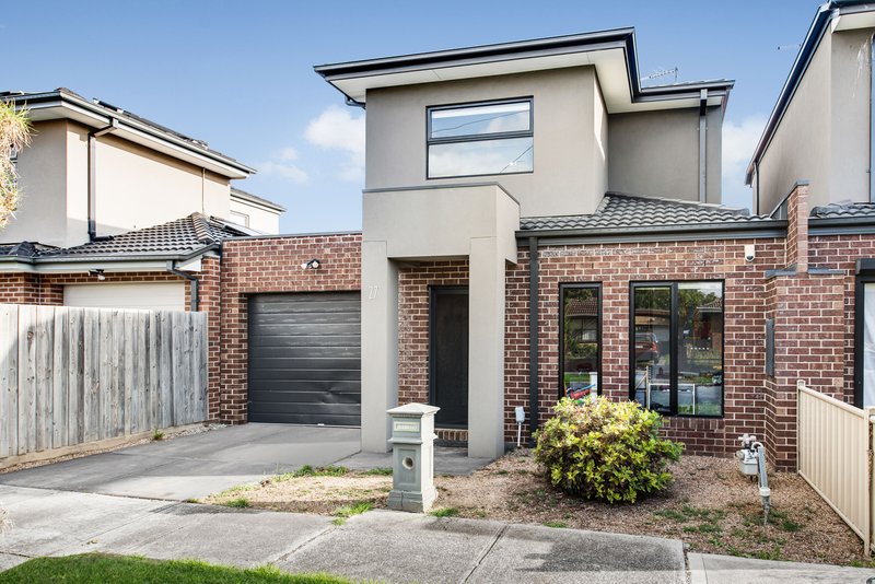 27 Emu Parade, Jacana VIC 3047