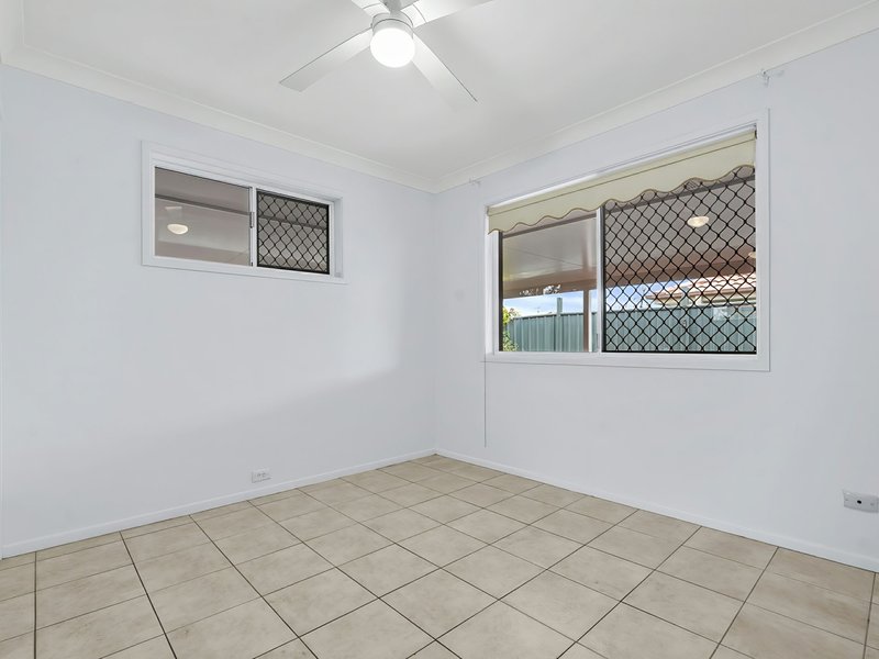 Photo - 27 Emu Walk, Bongaree QLD 4507 - Image 14