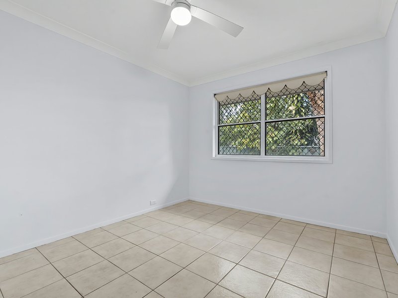 Photo - 27 Emu Walk, Bongaree QLD 4507 - Image 15