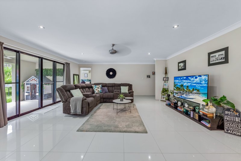 Photo - 27 Endeavour Circuit, Cannonvale QLD 4802 - Image 4